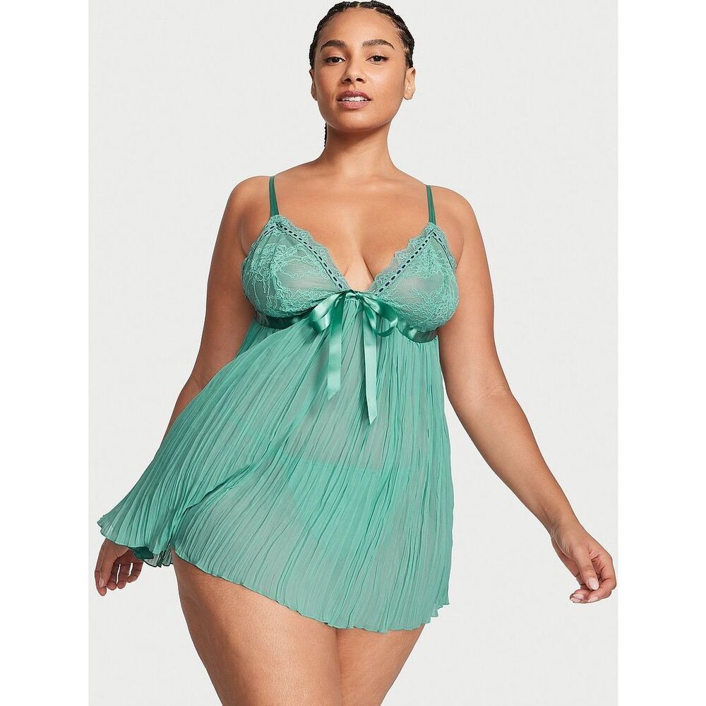 NEW VS VERY SEXY Pleated Babydoll Set